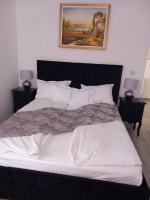 Deluxe Room (2 Adults + 1 Child)