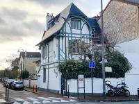 EXIGEHOME belle maison à colombages 5 minutes du RER - B&B Rueil-Malmaison