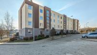Sunny Apartment with Parking & Garden by Noclegi Renters - Ferienwohnung