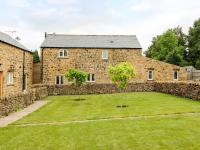 Beautiful Stone Barn with Hot Tub on a Quiet Farm - B&B Eckington