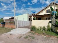 Casa Grande com 2 pátios e 3 Estacionamento para até 3 Carros - B&B Capão da Canoa