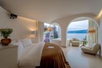 Family Room with Lake View