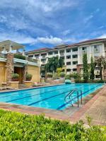 2BR Relaxing Oasis with pool access Sorrento Oasis - B&B Manila