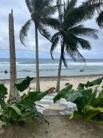 Lone Traveler Beach View Room - B&B Caridad