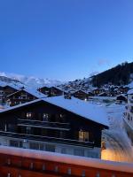 Sonniges Apartment im Zentrum mit Bergblick - Chambres d’hôtes Grächen