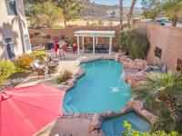 Henderson Hacienda, 5br free heated pool-spa, 15 min to Strip - Bed and Breakfast