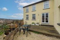 Vauxhall Cottage, Chepstow - 4 Bedroom Pet-Friendly Home with Private Fenced Garden, Walk to Town and Castle - Chambres d'hôtes Chepstow