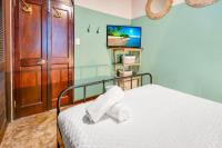 Chic 1-Bedroom & Loft in Prime Location - Chambres d’hôtes San Juan