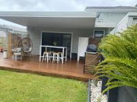 Golf Course & Beach Stay Self-Contained Guest House - B&B