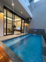 Lioravilla15 KBP with private pool, very comfortable and cozy, near WHOOSH and WAHOO - Chambres d’hôtes