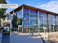 Grange House - Sleeps 6 - Driveway parking, Self-Check-In, Fast Wifi and Sky TV by Yoko Property - Ferienwohnung Northampton