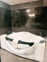 Blue Tulip - Rooms with Jacuzzi - Bed and Breakfast Lapu-Lapu City