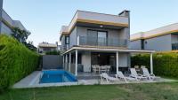 ÖZEL HAVUZLU Müstakil LÜKS VILLA - Chambres d'hôtes Kuşadası