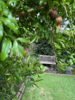 Jacaranda Cottage 5 min by Train or 7 min drive to Parramatta City - B&B