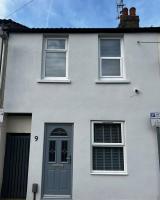 Modern 2 Bed House in Rainham, Kent - Central Location - Bed and Breakfast Rainham