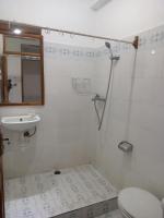 Kamer met Kingsize Bed en Uitzicht op het Zwembad