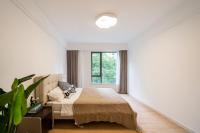 Three-Bedroom Apartment with Harbour View