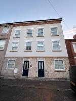 Old Silk Apartments - Serviced Studios and 2-beds in Coventry City Centre by CovStays - Bed and Breakfast
