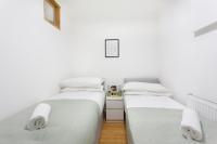 Twin Room with Shared Bathroom