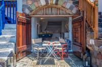 Gorgeous Apt in front of the Sea at Klima Milos - Chambres d’hôtes