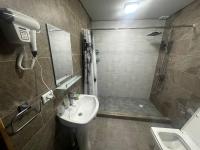 Chambre Lits Jumeaux avec Salle de Bains