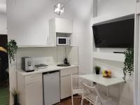 Cozy Apartments Street Lipscani - B&B Bucharest