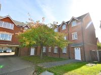 Clover Field Apartment I 2 Bedrooms 2 Bathrooms I Excellent Location I x2 Allocated Parking Spaces I Sky TV I By Yoko Property - Chambres d'hôtes Northampton