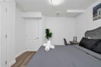 Private Chic Orchard Getaway - Bed and Breakfast Edmonton