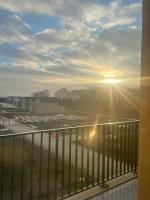 8 Pers - Balcon & Jardin - 5min CDG - Shuttle CDG Airport - Paris Villepinte - B&B Marly-la-Ville