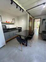 Appartamento con 2 Camere da Letto e Vista Lago