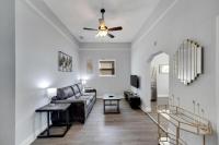Spacious Bungalow, Modern, Cozy Comfort - Bed and Breakfast Tampa