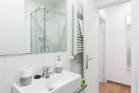 Be Barcelona Eixample Arco del Triunfo - B&B Barcelona