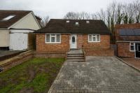 Entire House Guildford 4 Bedroom - Bed and Breakfast