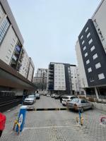 ESS Apartment, Best Location with Parking! - B&B