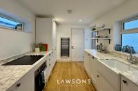 Charming Living by Lawsons with parking - B&B