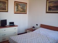 Standard Double Room with Shared Bathroom