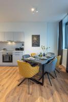 Modern, komplett saniert, in zentraler Citylage beim Kennedyplatz, voll ausgestatte Küche, offener Wohn- und Essbereich, helle Räume - Chambres d'hôtes Essen