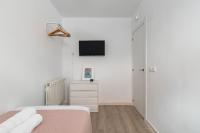 Single Room with Shared Bathroom