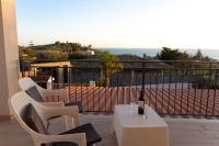 Appartamento con 2 Camere da Letto, Terrazza e Vista Mare