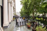 Unique Bright Apartment with Private Balcony - B&B London