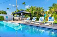 Ocean house with Hot Tub and Heated pool ! Beach 1 minute walk ! - B&B Cape Canaveral
