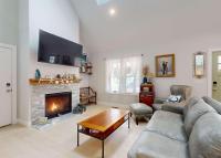 Charming Getaway with Hot Tub Dog Friendly - Bed and Breakfast