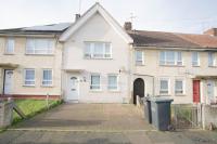 Three bedroom house newly renovated close to Gravesend town Center Blue water Stratford Westfield and 33 mins to Kings Cross on southeastern javelin line - B&B Kent
