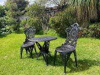 Garden View Entire Self Contained Guesthouse - Ferienwohnung Engadine