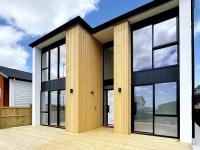 Designer Brand New Large House Flat bush - B&B