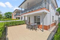 The Villa on Shire - Comfort near Coorparoo Square - B&B