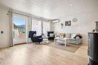 Family house, large garden, large tarasse - Bed and Breakfast