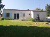 Agréable maison calme avec terrasse, jardin et vue sur verger - Ferienwohnung