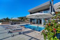 Villa Infinite - Bed and Breakfast Makarska