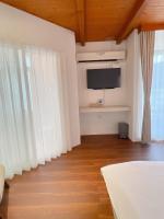 Deluxe Doppelzimmer mit seitlichem Meerblick